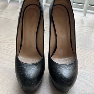 Yves Saint Laurent Black Tribute Pump - SZ 38